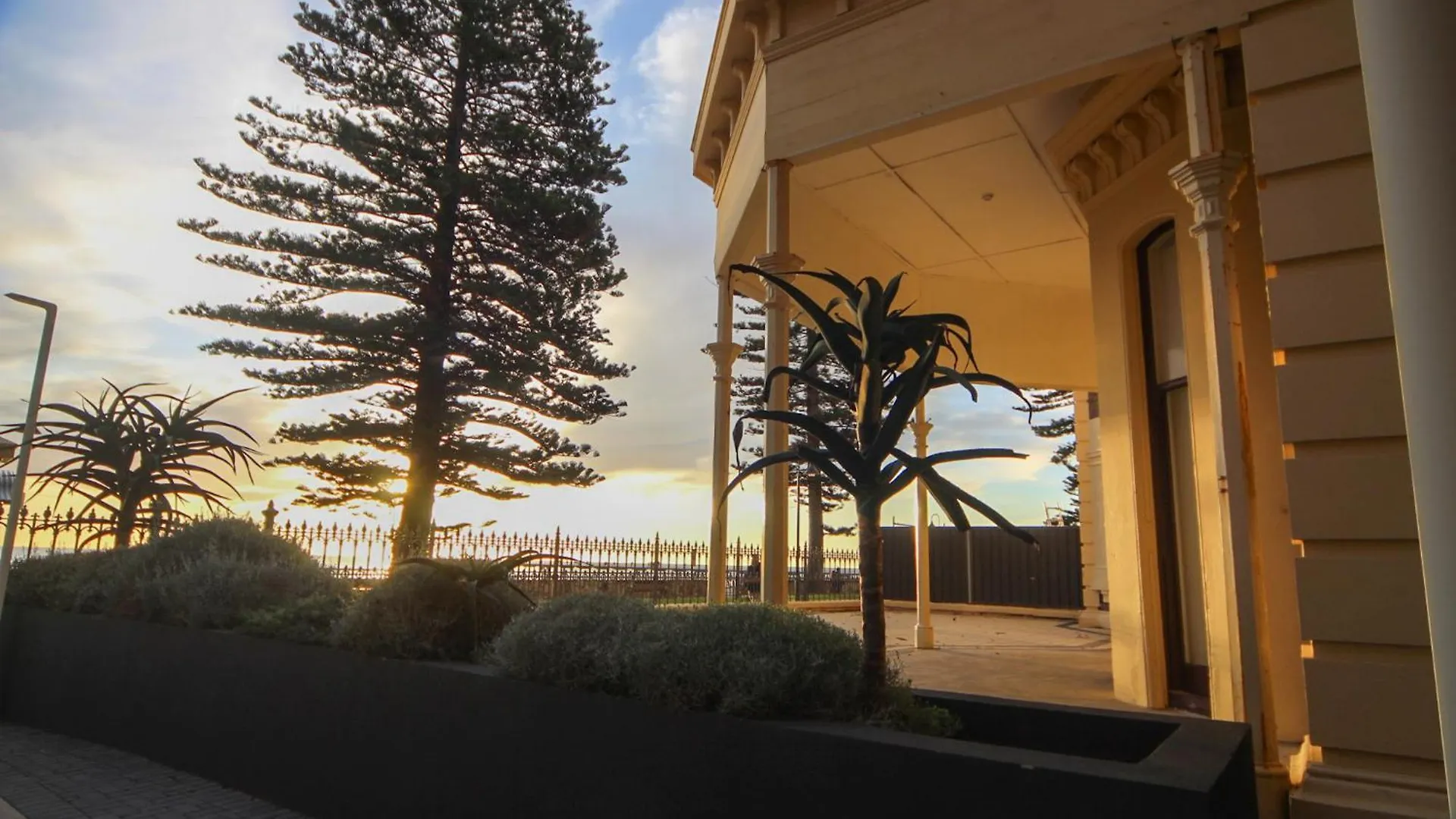Seafield Tower Glenelg Apartment No 1